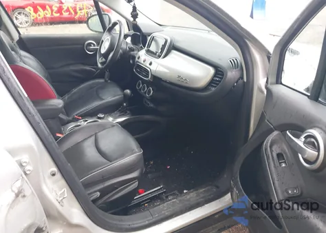 2016 Fiat 500X Lounge z USA, uszkodzony, nr VIN ZFBCFYDT3GP381944